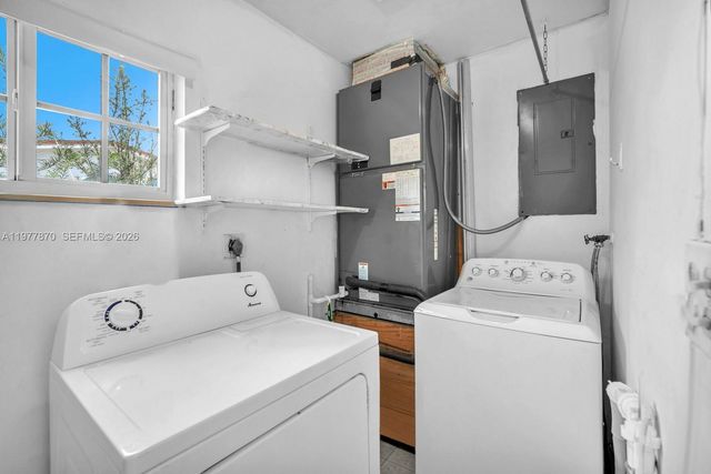 2030 NW 91st Ter, Pembroke Pines, FL 33024