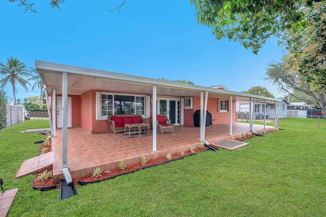 2030 NW 91st Ter, Pembroke Pines, FL 33024