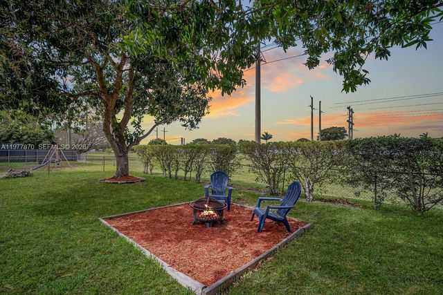 2030 NW 91st Ter, Pembroke Pines, FL 33024