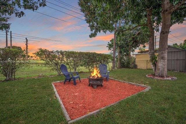 2030 NW 91st Ter, Pembroke Pines, FL 33024