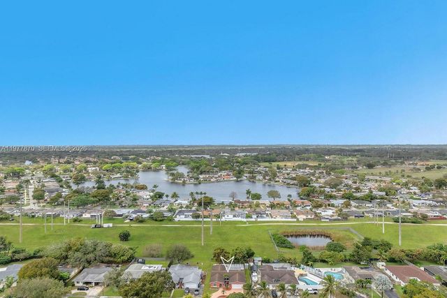 2030 NW 91st Ter, Pembroke Pines, FL 33024