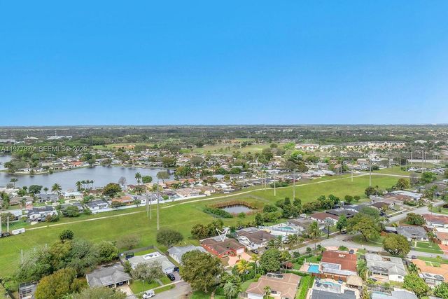 2030 NW 91st Ter, Pembroke Pines, FL 33024