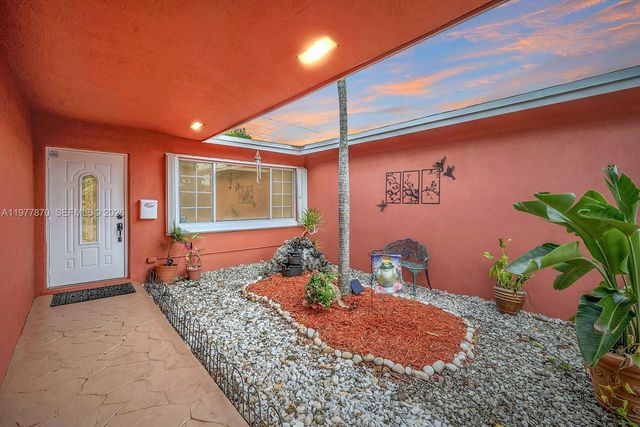 2030 NW 91st Ter, Pembroke Pines, FL 33024