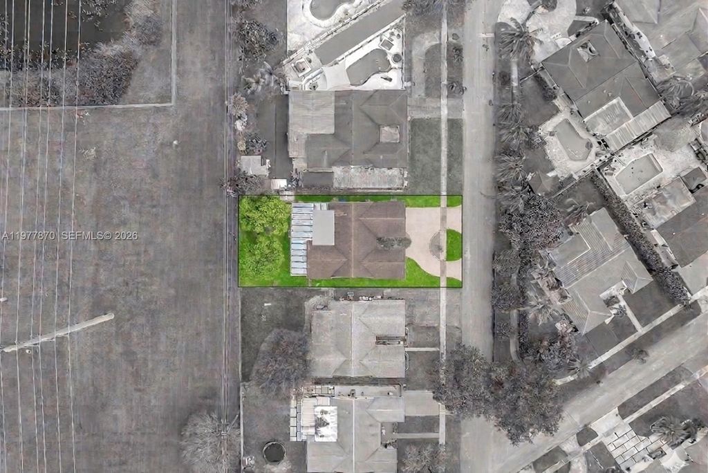 2030 NW 91st Ter, Pembroke Pines, FL 33024