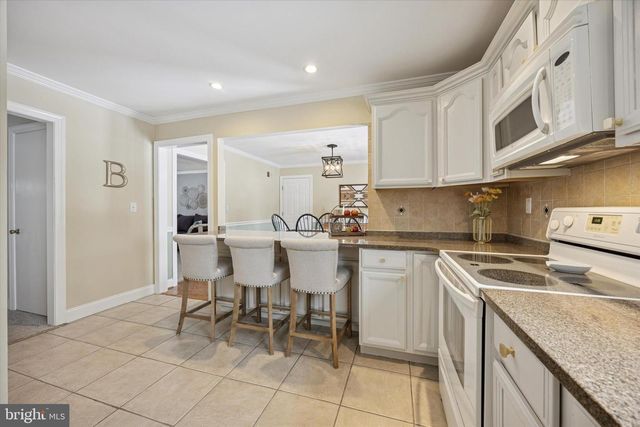 8 HERCULES CT, Sewell, NJ 08080