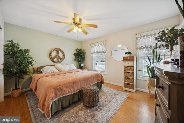 8 HERCULES CT, Sewell, NJ 08080