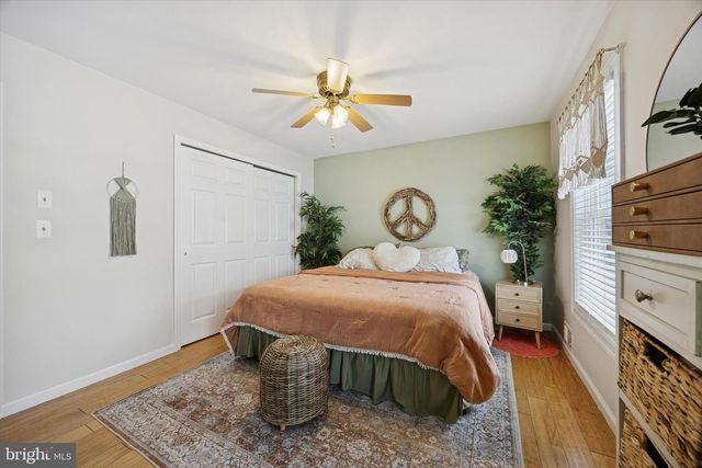 8 HERCULES CT, Sewell, NJ 08080