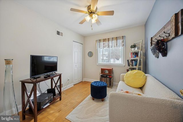 8 HERCULES CT, Sewell, NJ 08080