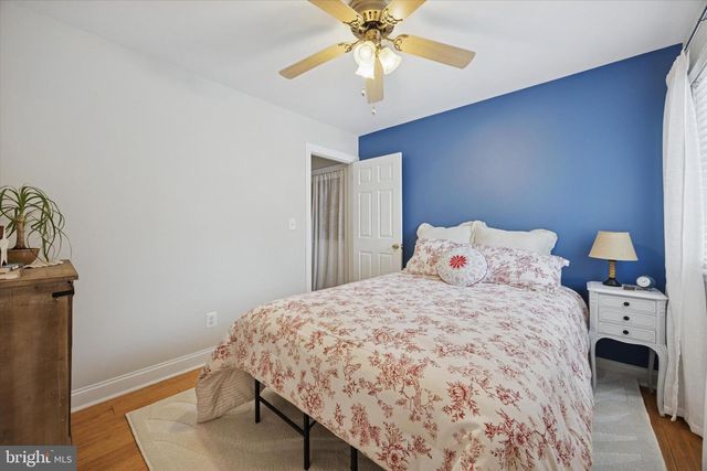 8 HERCULES CT, Sewell, NJ 08080