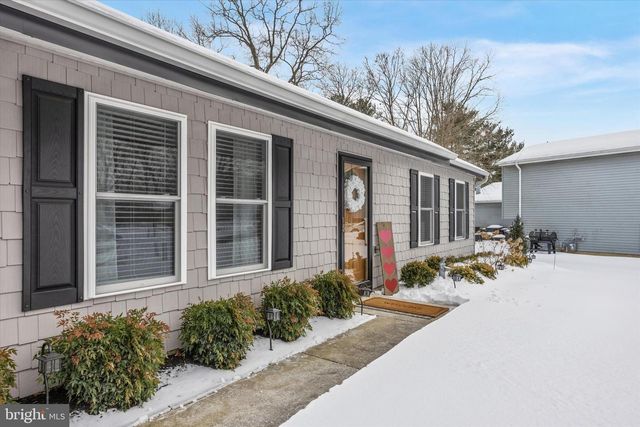 8 HERCULES CT, Sewell, NJ 08080