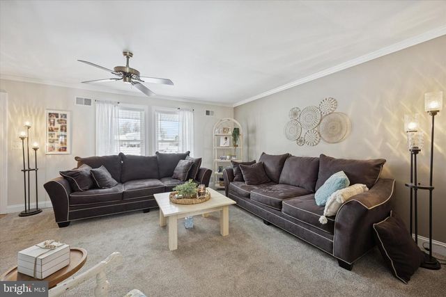 8 HERCULES CT, Sewell, NJ 08080