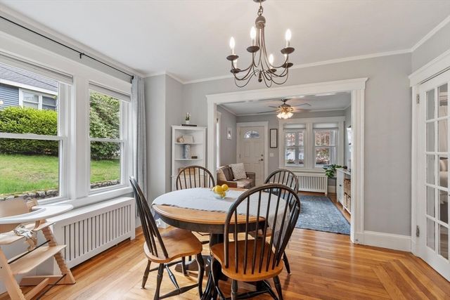 4 Western Ave, Wakefield, MA 01880