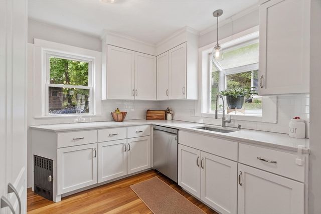 4 Western Ave, Wakefield, MA 01880