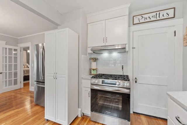 4 Western Ave, Wakefield, MA 01880