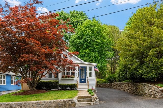 4 Western Ave, Wakefield, MA 01880