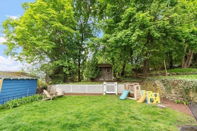 4 Western Ave, Wakefield, MA 01880