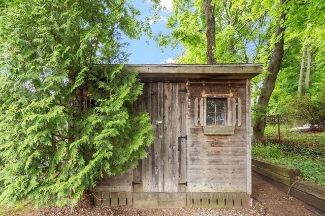 4 Western Ave, Wakefield, MA 01880