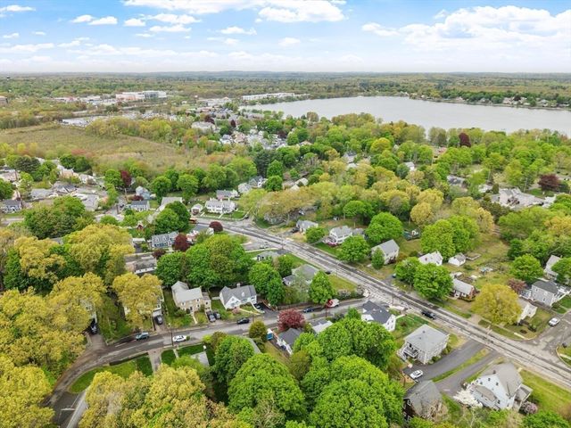 4 Western Ave, Wakefield, MA 01880