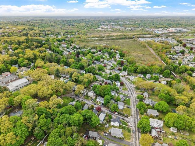 4 Western Ave, Wakefield, MA 01880