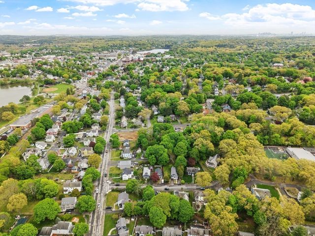 4 Western Ave, Wakefield, MA 01880