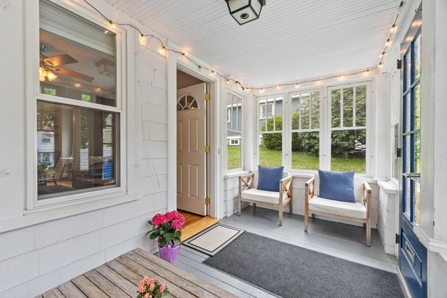 4 Western Ave, Wakefield, MA 01880