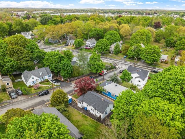 4 Western Ave, Wakefield, MA 01880