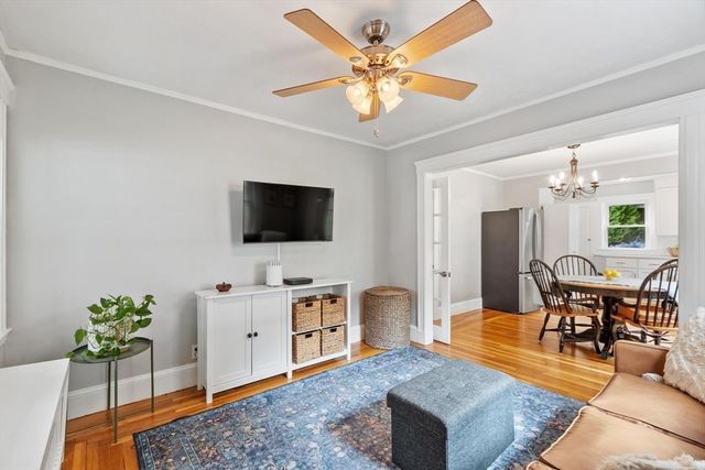 4 Western Ave, Wakefield, MA 01880