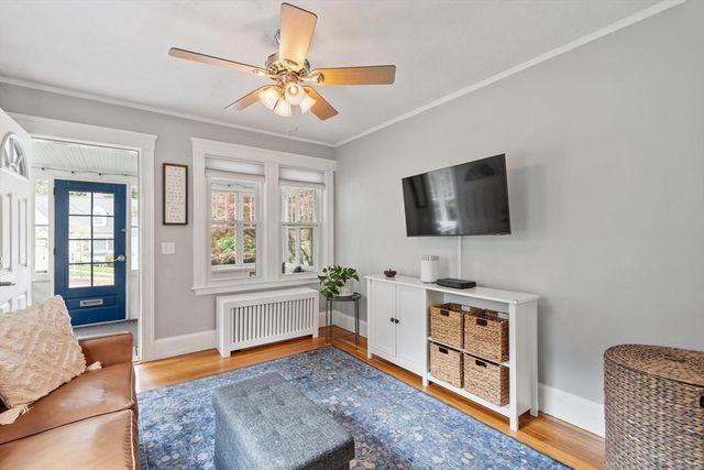4 Western Ave, Wakefield, MA 01880