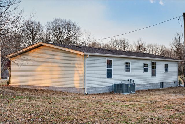4675 Wills Rd, Cross Plains, TN 37049
