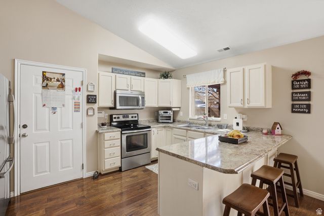 7737 N RANCHES PKWY, Eagle Mountain, UT 84005