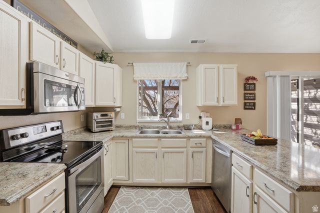 7737 N RANCHES PKWY, Eagle Mountain, UT 84005