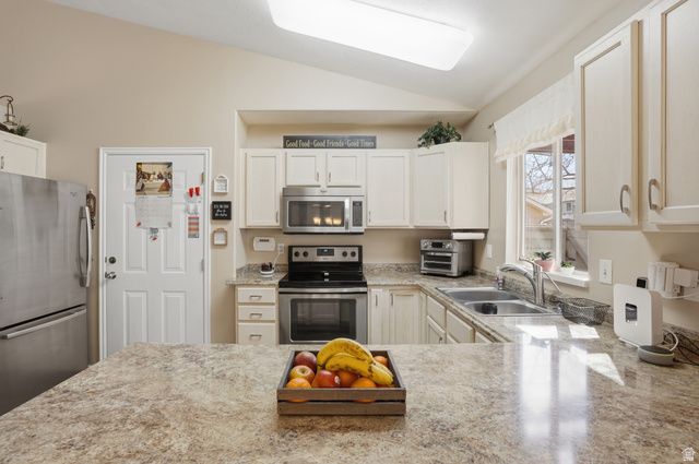 7737 N RANCHES PKWY, Eagle Mountain, UT 84005