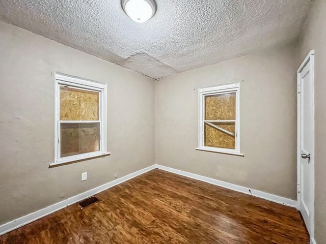 864 S Waverly Street, Columbus, OH 43227