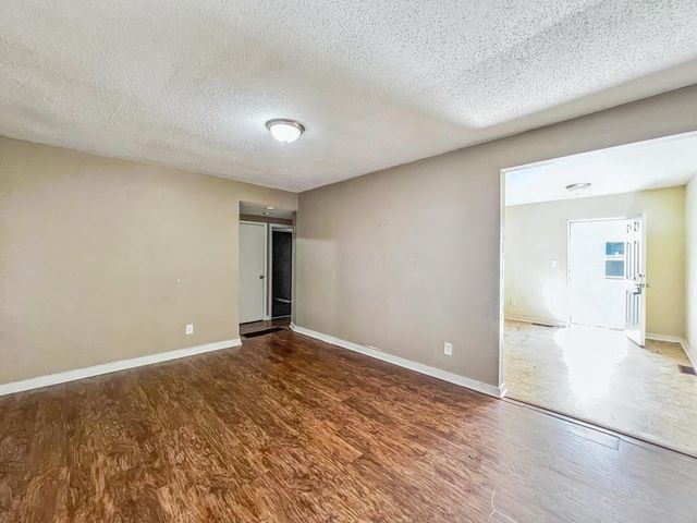 864 S Waverly Street, Columbus, OH 43227