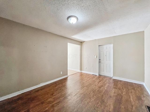 864 S Waverly Street, Columbus, OH 43227