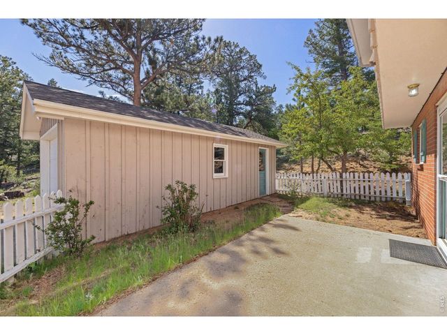 350 Whispering Pines Dr, Estes Park, CO 80517
