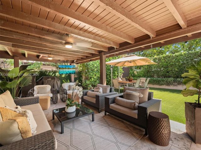 8889 SW 78th Ct, Miami, FL 33156