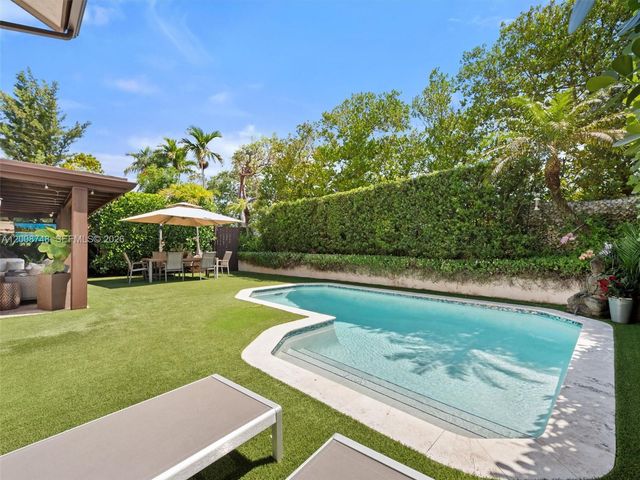 8889 SW 78th Ct, Miami, FL 33156