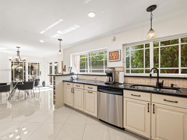 8889 SW 78th Ct, Miami, FL 33156