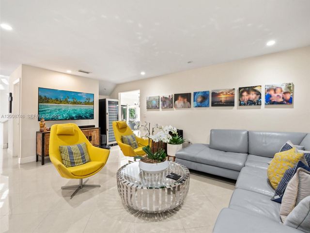 8889 SW 78th Ct, Miami, FL 33156