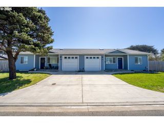 693 12TH Ct Sw, Bandon, OR 97411