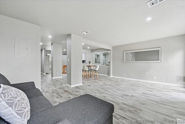 5519 S Atlanta Avenue 24, Tulsa, OK 74105