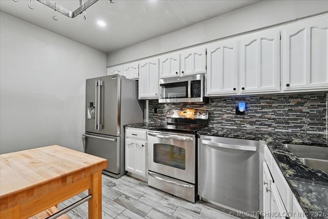 5519 S Atlanta Avenue 24, Tulsa, OK 74105