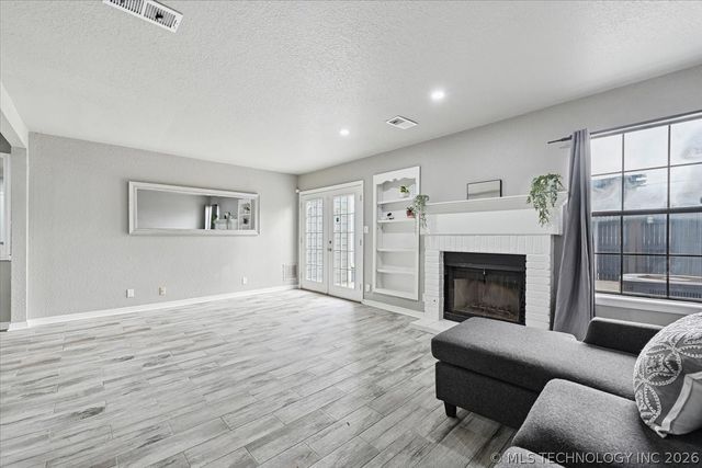 5519 S Atlanta Avenue 24, Tulsa, OK 74105