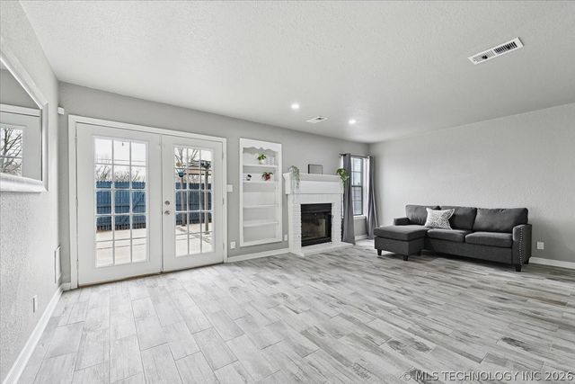 5519 S Atlanta Avenue 24, Tulsa, OK 74105