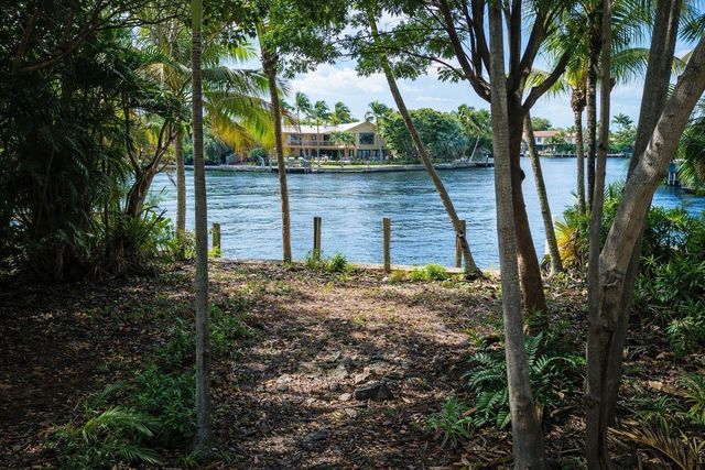 2405 Middle River Drive, Fort Lauderdale, FL 33305