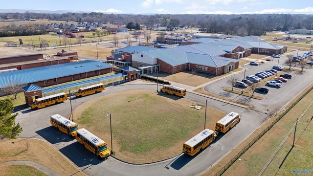 137 Hillis Lane, Hazel Green, AL 35750