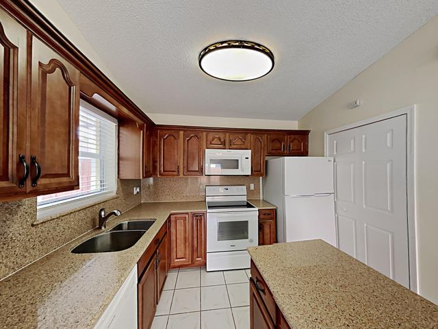 27905 SW 132ND Place, Homestead, FL 33032