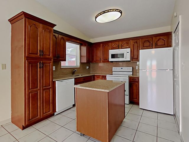 27905 SW 132ND Place, Homestead, FL 33032