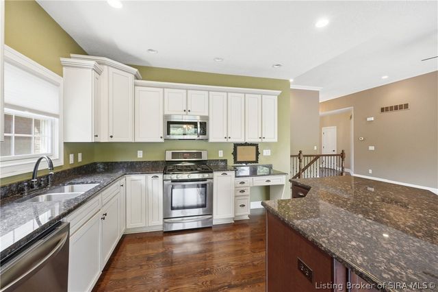 3119 Arbor Ridge Lane, New Albany, IN 47150